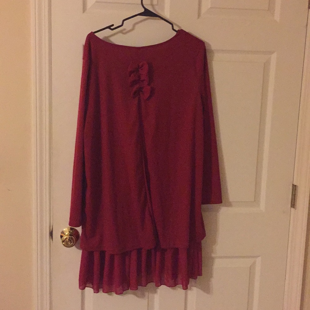 Red tunic. - Picture 2 of 7